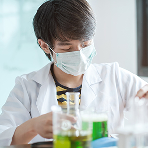 방학직업체험을 진행중인 학생의 모습